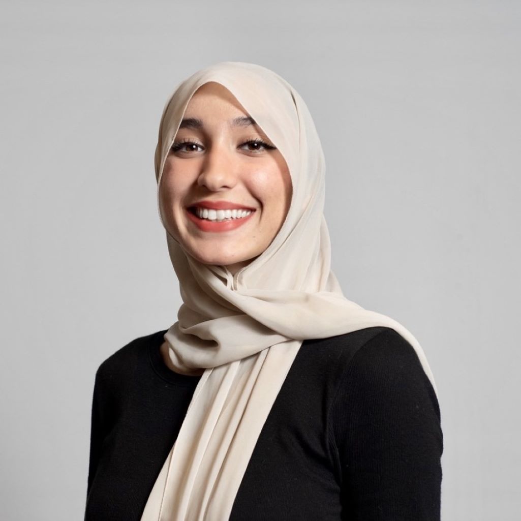 Nazeefa Nezami Headshot