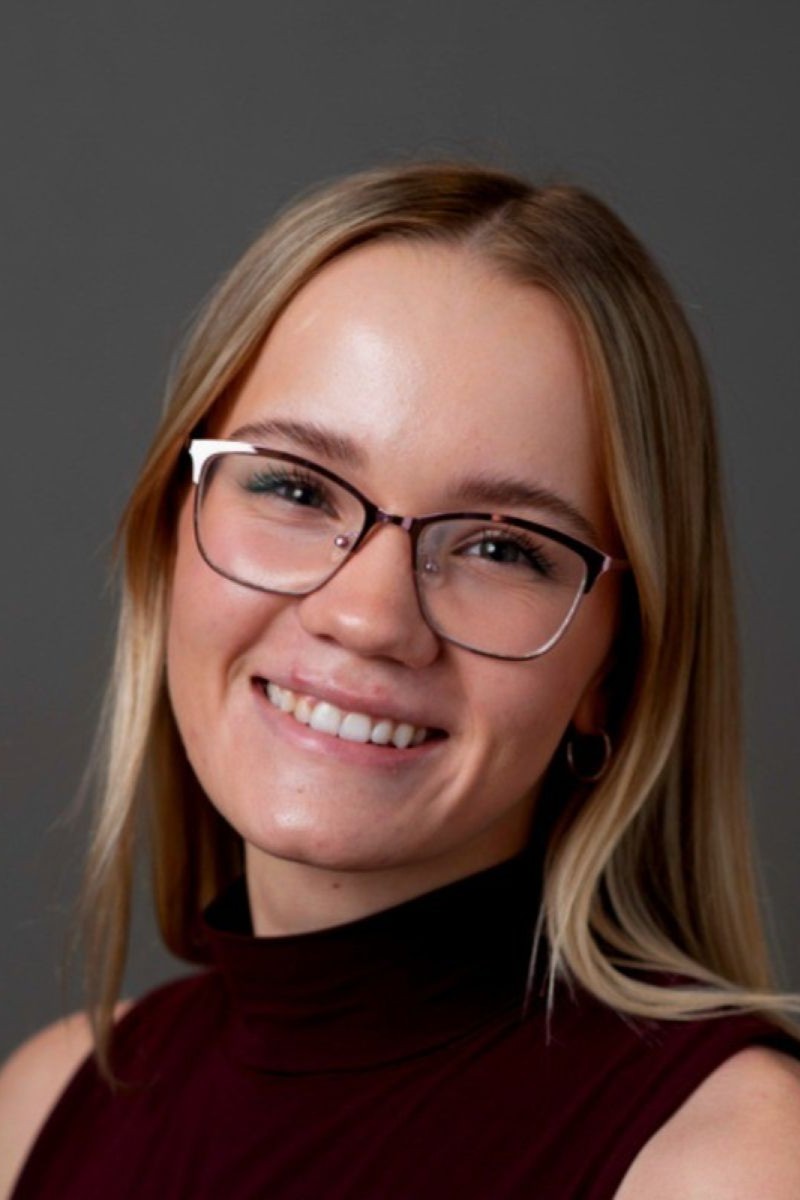 Isabell Esget Headshot