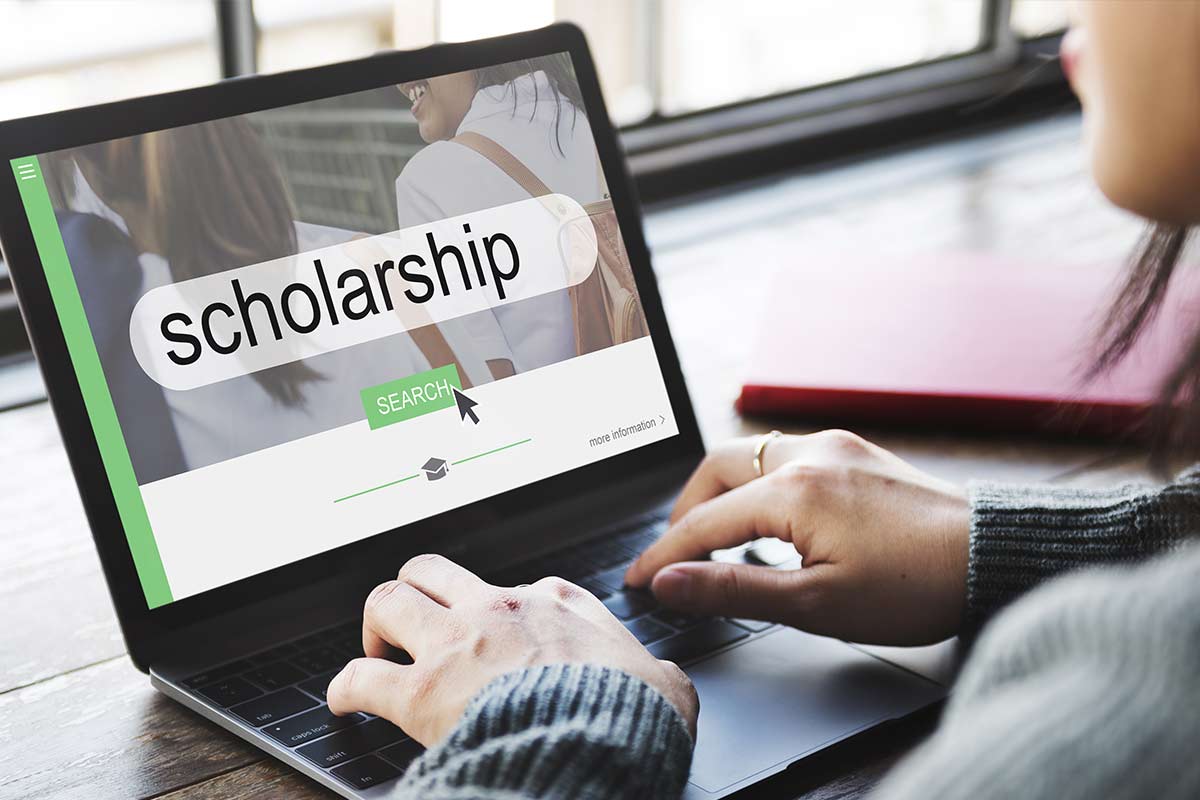 Student searching for scholarship