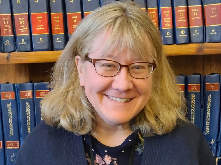 Shannon Stoneking Headshot